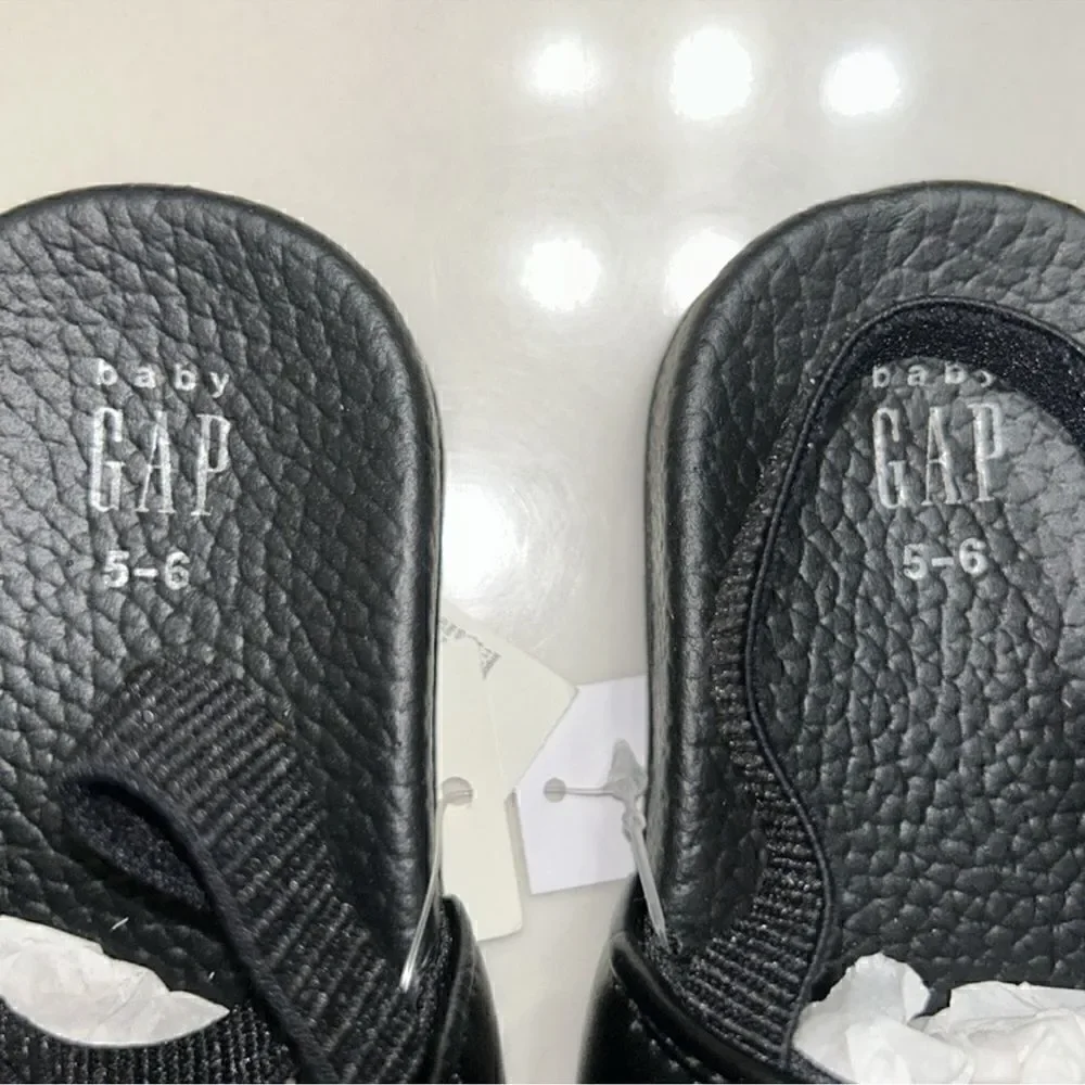 Gap Boys Baby Kids Boys Slides(Size 5-6)